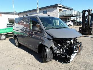 krockskadad bil bedrijf Volkswagen Transporter T6 2023/9