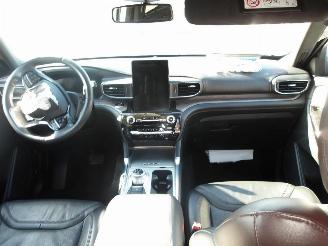 Ford Explorer PLATIMIUN picture 2