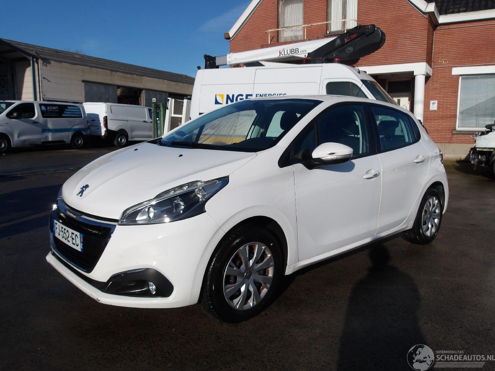Peugeot 208 