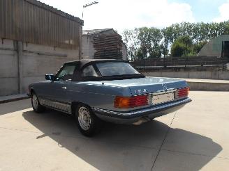 Mercedes 200-280 R 107 picture 9