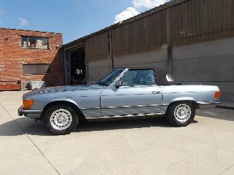 Mercedes 200-280 R 107 picture 5