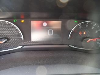 Peugeot 208  picture 20