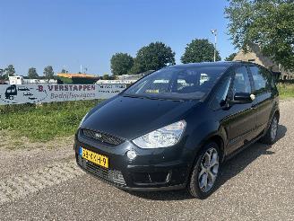 Schadeauto Ford S-Max 2.0 Titanium 5p. MOTORSCHADE ! 2010/2