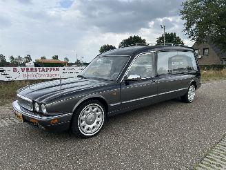 Voiture accidenté Daimler Sovereign XJ 4.0I X3000 HEARSE / LIJKWAGEN / BEGRAFENISAUTO / UITVAARTAUTO 1997/8