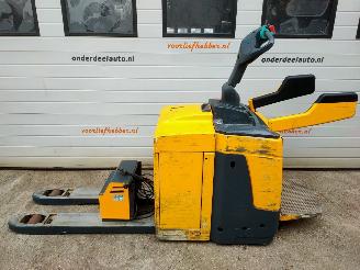 danneggiata macchinari Jungheinrich  ERE 225 Elektrische palletwagen met lader 2017/1