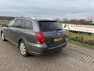 Toyota Avensis 2.2 D-4D D-CAT WAGON LINEA LUNA  PRIJS IS INCL. BTW !!!! picture 4