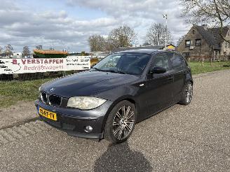 Voiture accidenté BMW 1-serie 118i High Executive automaat 2005/9