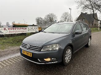 uszkodzony samochody osobowe Volkswagen Passat Variant 1.4 TSI Comfortline BlueMotion automaat 2011/3