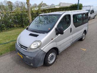 Schade camper Opel Vivaro 1.9DTI 2.7T L1H1 CAMPER / KAMPEERAUTO 2002/5