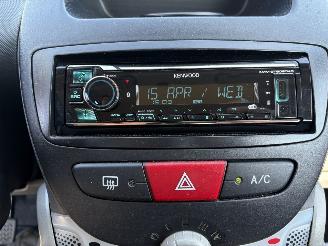 Toyota Aygo 5 deurs met airco picture 10