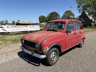 damaged passenger cars Renault 4 TL 1988/11