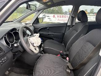 Kia Venga 1.4 CVVT Plus Pack NAVIGATIE, AIRCO, CAMERA ENZ picture 6