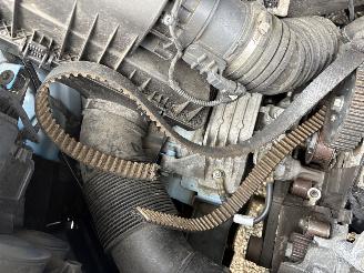 Volkswagen Crafter 35 2.0 TDI L4 BAKWAGEN MET DEUREN, MOTORSCHADE ! picture 22