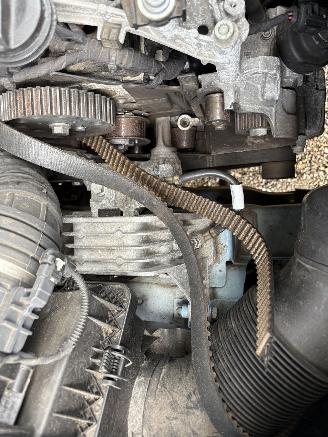 Volkswagen Crafter 35 2.0 TDI L4 BAKWAGEN MET DEUREN, MOTORSCHADE ! picture 19