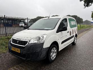 Voiture accidenté Peugeot e-Partner Electric L1 Premium airco 2017/8