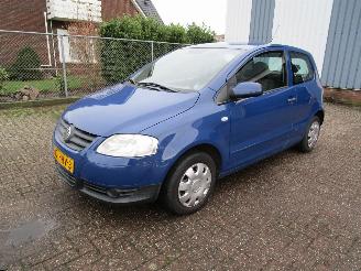 krockskadad bil auto Volkswagen Fox 1.2 Airco Radio/CD 2009/1