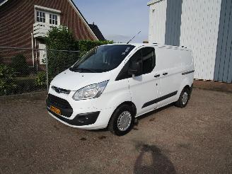 krockskadad bil bedrijf Ford Transit 2.2 TDCI Camera 2 Schuifdeuren Airco 2015/2