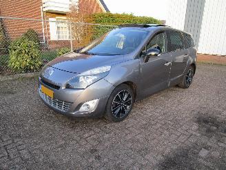 krockskadad bil auto Renault Grand-scenic 1.4 TCE Bose Navi Camera 6-Bak 2012/3