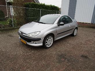 skadebil auto Peugeot 206 CC 1.6 Automaat Leder 2003/4