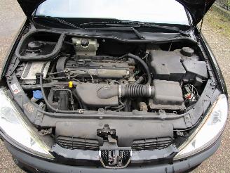 Peugeot 206 CC 2.0 16V Clima Leder picture 8