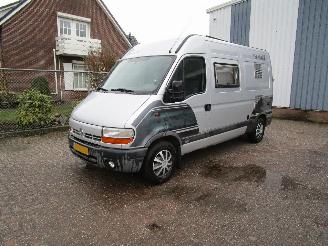 krockskadad bil camper Renault  Master 2.5 D 2000/8