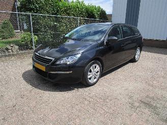 damaged passenger cars Peugeot 308 1.2 THP Navi Clima 6-Bak 2014/10