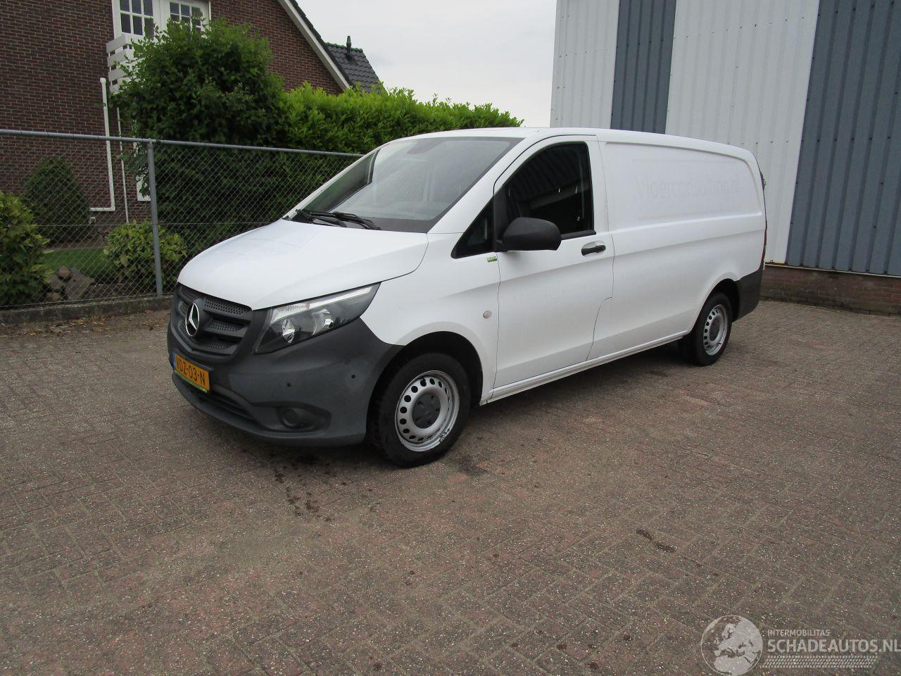 Mercedes Vito 111 CDI Lang Navi Airco 6-Bak