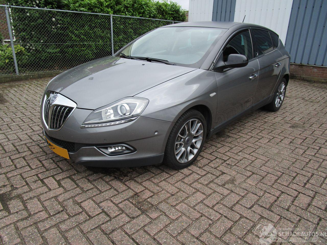 Lancia Delta 1.8 16V Automaat Leder Navi