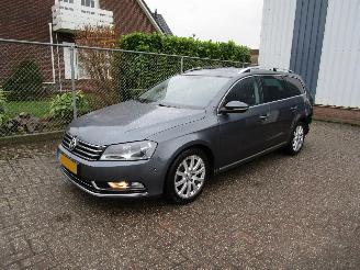 damaged passenger cars Volkswagen Passat 1.4 TSI Automaat High-Line 2014/8
