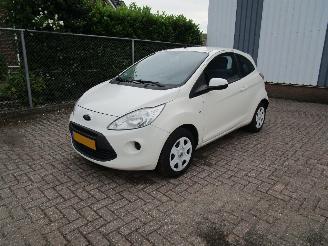 krockskadad bil auto Ford Ka Airco Radio/CD 2011/12