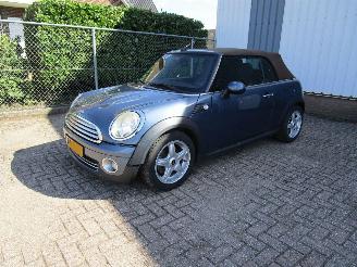 Vaurioauto  passenger cars Mini Cabrio 1.6 Cooper Chili Airco 6-Bak 2010/5