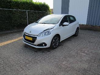 Coche accidentado Peugeot 208 1.2 Navi Airco Parelmoer 5-Drs 2016/4
