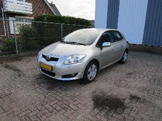 Vaurioauto  passenger cars Toyota Auris 1.6 16V Airco Radio/CD 5-Drs 2008/2