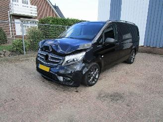 Vaurioauto  commercial vehicles Mercedes Vito 119 CDI Leder Navi Schuifdeuren Automaat 2017/2