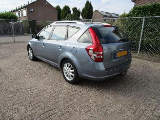 Kia Ceed 1.6 CRDI Navi Airco Radio/CD picture 2
