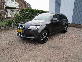 Damaged car Audi Q7 4.2 FSI Quattro 5+2 2006/6