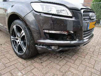 Audi Q7 4.2 FSI Quattro 5+2 picture 8