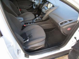 Ford Focus 1.0 Titanium Navi Clima 6-Bak picture 11
