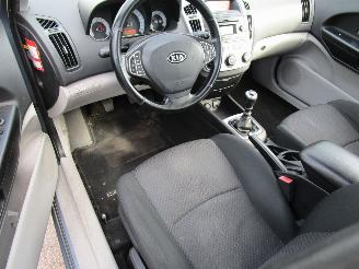 Kia Ceed 1.6 CRDI Navi Airco picture 17