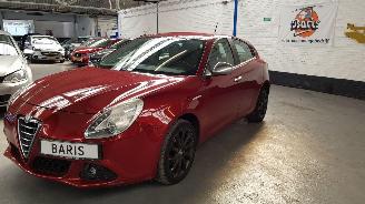 Schadeauto Alfa Romeo Giulietta 1.4 TB 16V   BENZ 1.368CC 88KW 120PK 2012/4