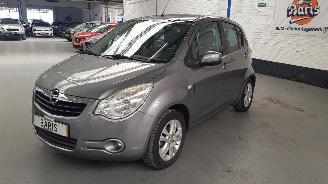 Schadeauto Opel Agila 1.0 12V MPV  BENZ 996CC 50KW 68PK 2011/9