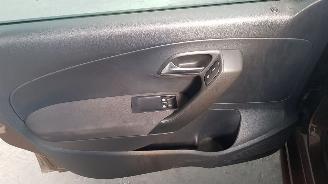 Volkswagen Polo 1.2 12V  BENZ 1.198CC 44KW 60PK picture 8