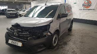 krockskadad bil bedrijf Renault Kangoo 1.5 BLUE DCi 75 BESTEL  DSL 1.461CC 55KW 75PK 2024/3