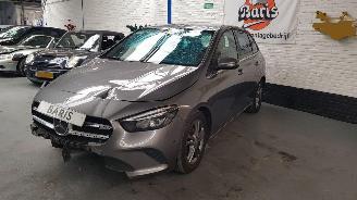 damaged passenger cars Mercedes B-klasse 1.3 B-160 TURBO 16V  BENZ 1.332CC 80KW 109PK 2020/10