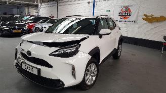 Avarii autoturisme Toyota Yaris Cross 1.5 12V AUT HYBRID 115 SUV  ELEKTRISCH BENZ 1.490CC 85KW 116PK 2024/5