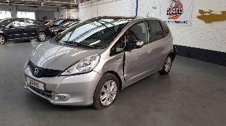 krockskadad bil auto Honda Jazz 1.3 VTEC 16V HYBRID AUT  ELEKTRISCH BENZ 1.339CC 75KW 102PK 2014/3
