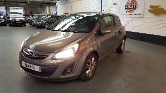 uszkodzony samochody osobowe Opel Corsa 1.4 16V TWINPORT  BENZ 1.398CC 74KW 101PK 2014/8