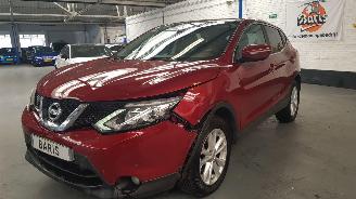 Schadeauto Nissan Qashqai 1.2 DIG-T 16V SUV  BENZ 1.197CC 85KW 116PK 2014/7