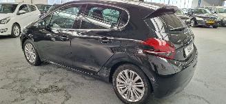 Peugeot 208 1.2 PureTech Blue Lease Executive picture 6