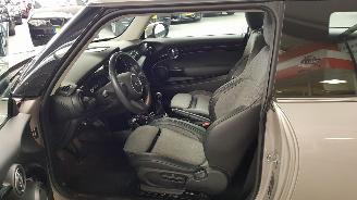 Mini One 1.5 12V ONE  2DRS BENZ 1.499CC 75KW 102PK picture 9